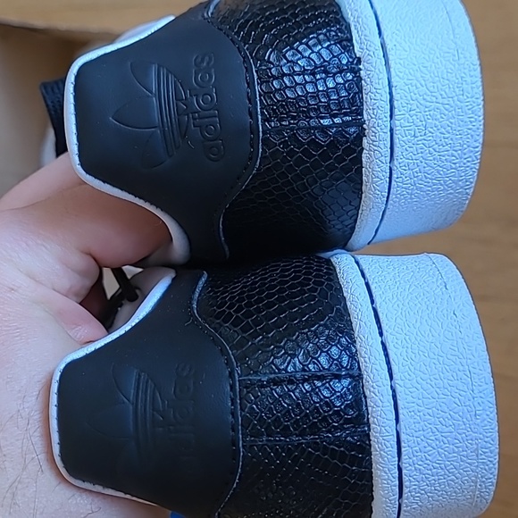 Adidas sneakers - Picture 7 of 7